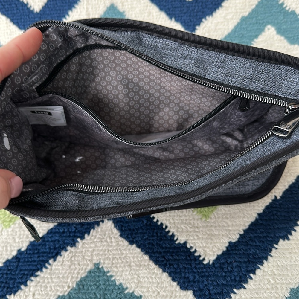 NWOT Lug Parasail Cosmetic Pouch - Picture 10 of 10